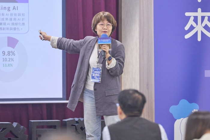 AI 時代・共學未來 與談人—溫怡玲執行長