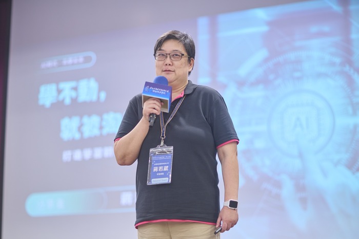 AI 時代・共學未來 與談人—蔣若葳研發總監