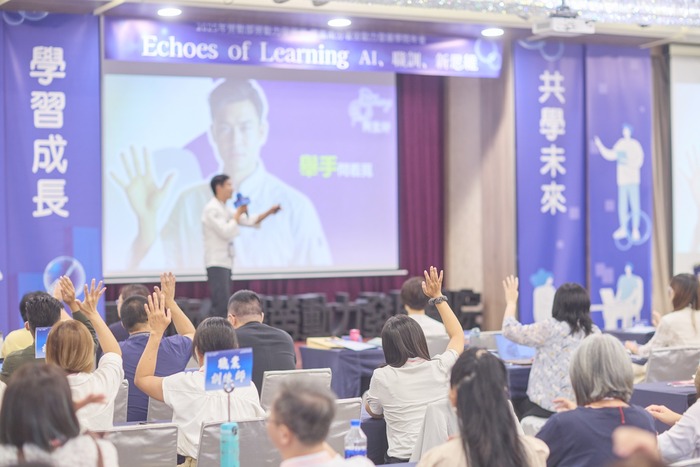 學習成長之聲—心路歷程 與談人—李慈聖老師