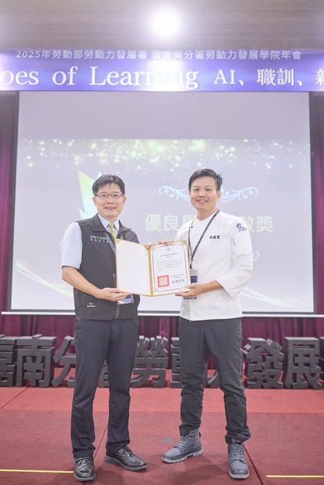 年度優良學習成效獎—李慈聖老師