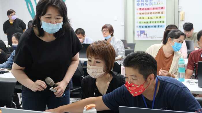 學員學習OBS軟體的應用
