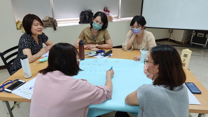 小組討論雲嘉南地區的優劣勢
