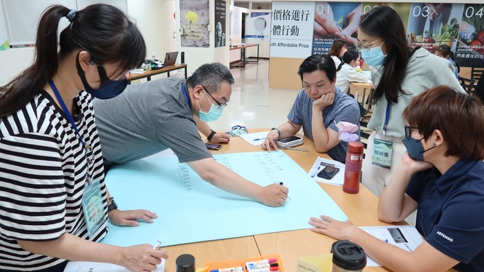小組討論雲嘉南地區的優劣勢