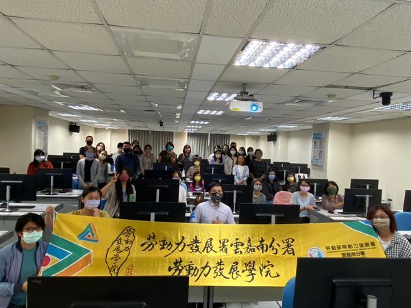 解決工作難題，提升思考力！心智圖簡報技巧與實務課程合照