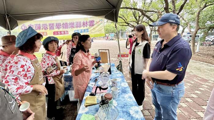 雲林縣樂齡學習示範中心「樂咖師」