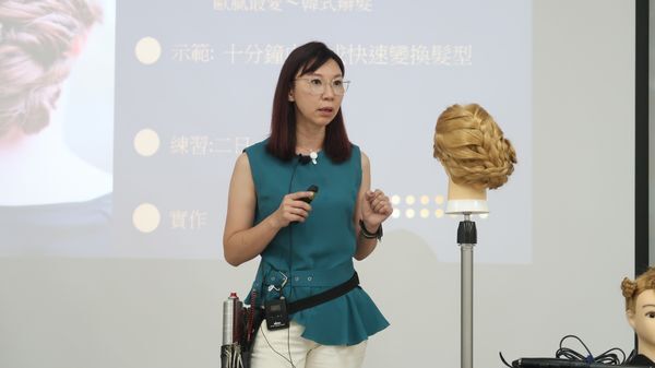 學員進行教學演示能力檢測