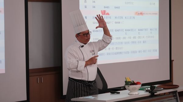 學員進行教學演示能力檢測