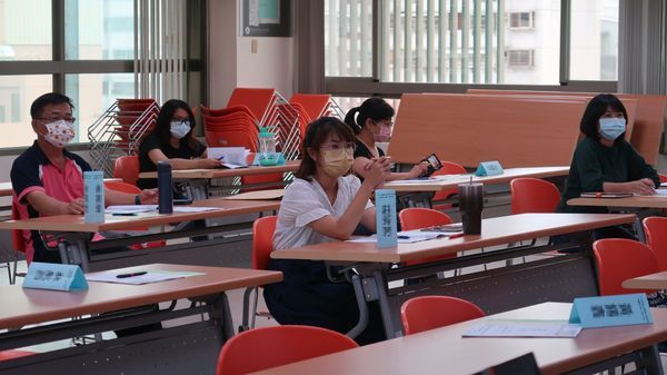 學員認真聽講